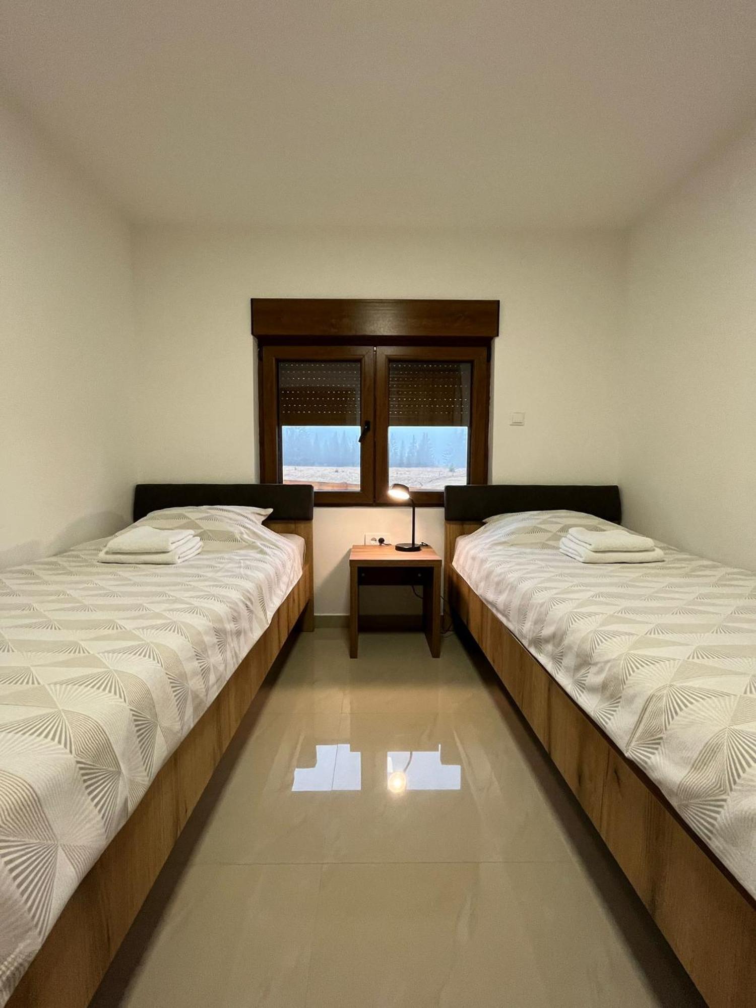 Vikendica Krlic Villa Mitrovac Kültér fotó